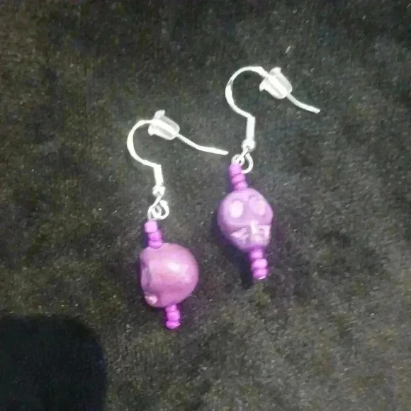 Skull Handmade howlite Turquoise earrings - Picture 2 of 2